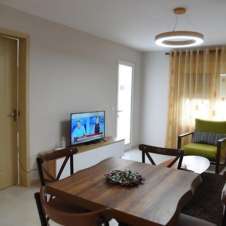 Alex'S Apartment Durrës Buitenkant foto