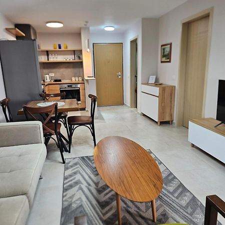 Alex'S Apartment Durrës Buitenkant foto