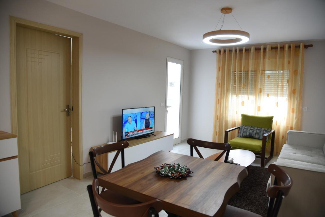 Alex'S Apartment Durrës Buitenkant foto