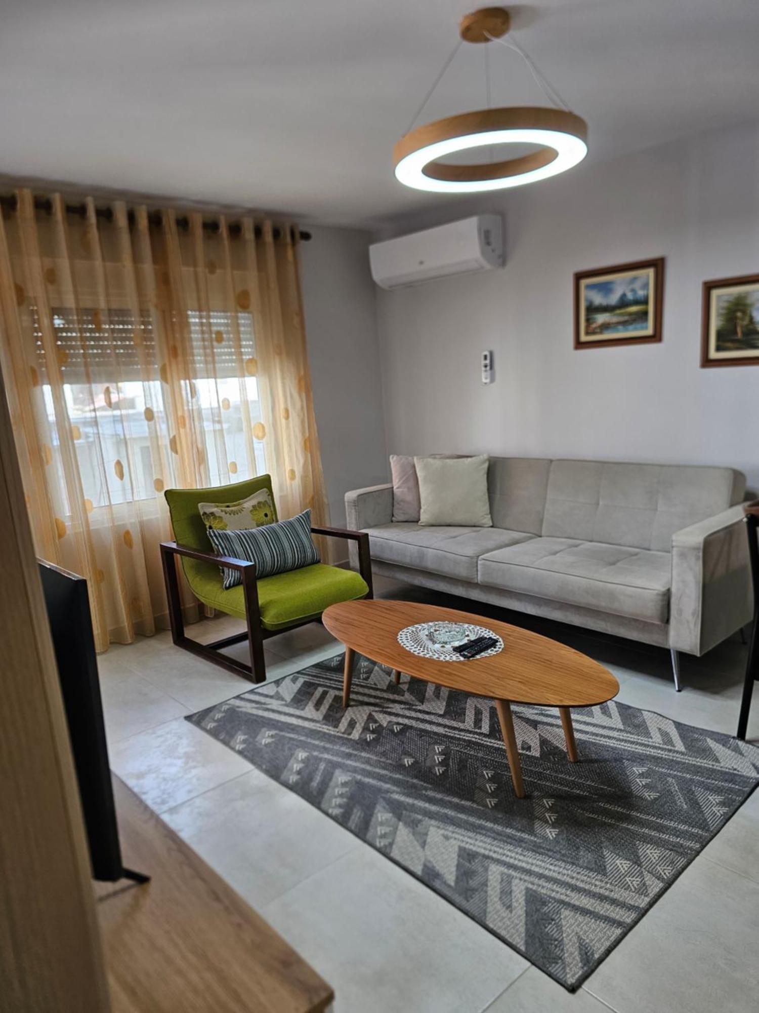 Alex'S Apartment Durrës Buitenkant foto
